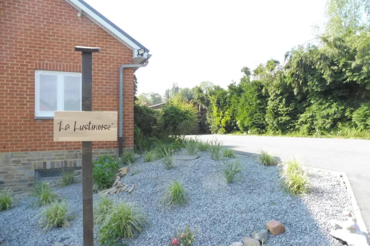 La Lustinoise Bed & Breakfast Exterior photo